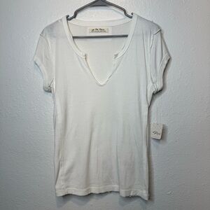 We The Free Free People Off White Alabaster V-Neck T-shirt Size Medium New